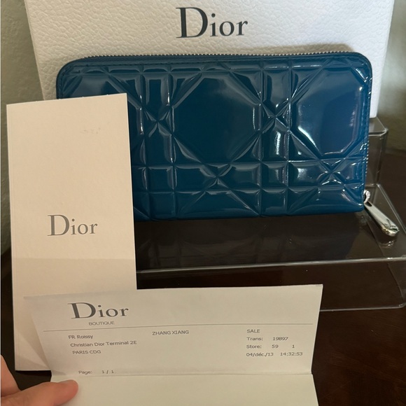 Dior Cannage Patent Leather Tutti Voyaguer Zip Around Wallet. EUC. Comes in Box. - Picture 2 of 10